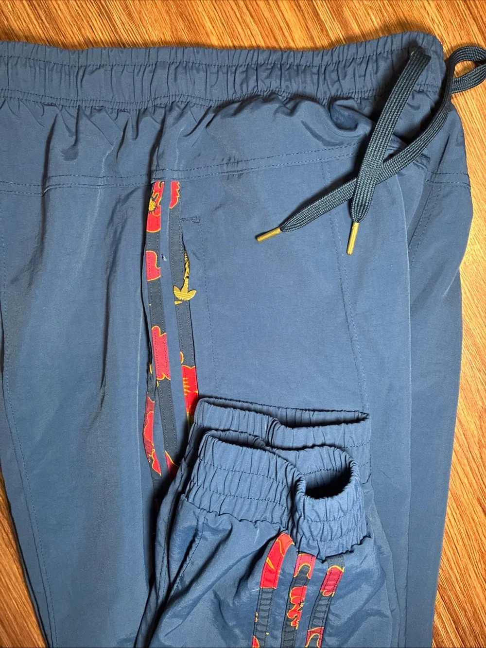 Adidas Originals Graphic Track Pants Men Medium  Blue Floral Japan Tiger Stripes